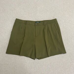 Ralph Lauren Pleated shorts, Lined Shorts for Women, Size 18 olive, pockets